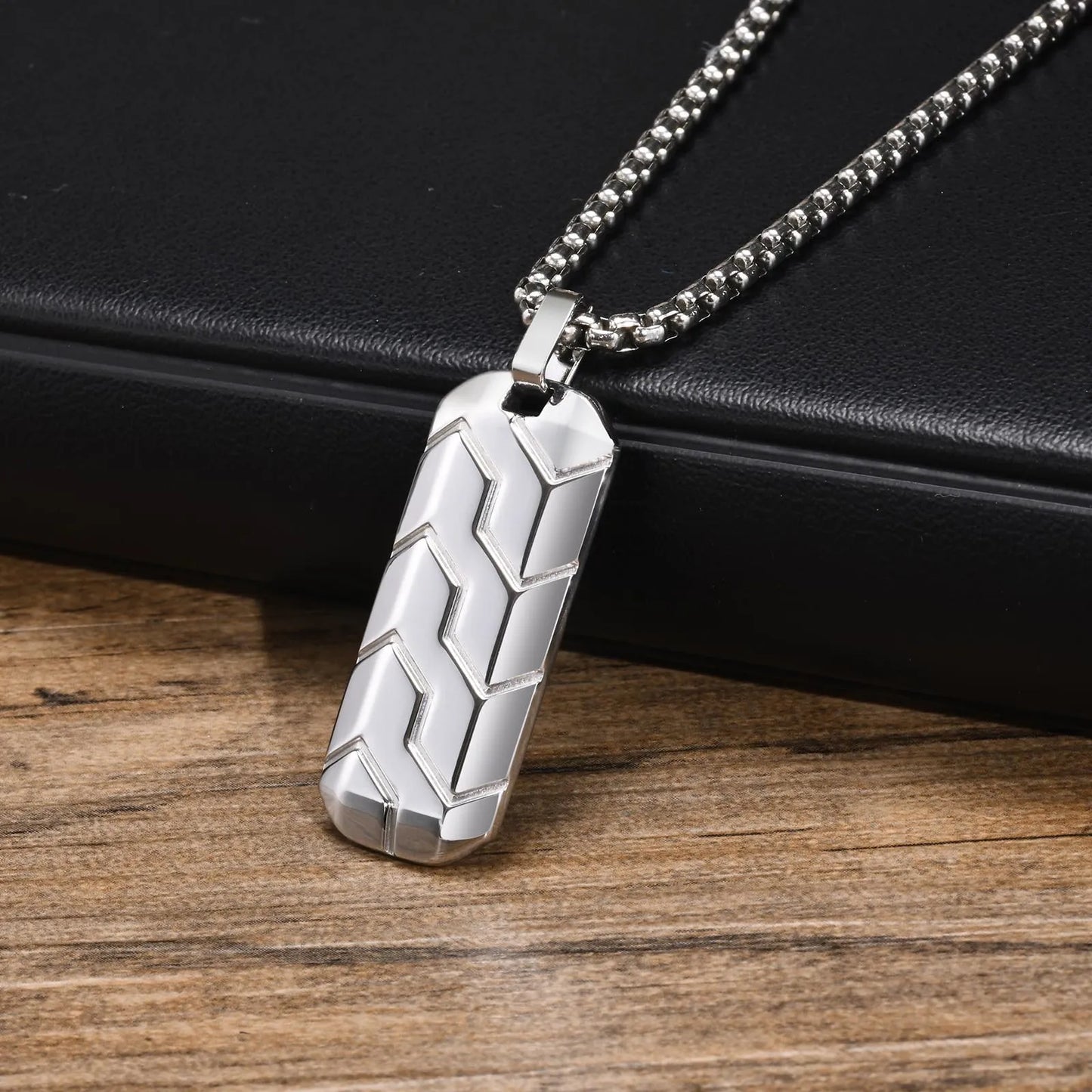 Tire Pattern Necklaces for Men